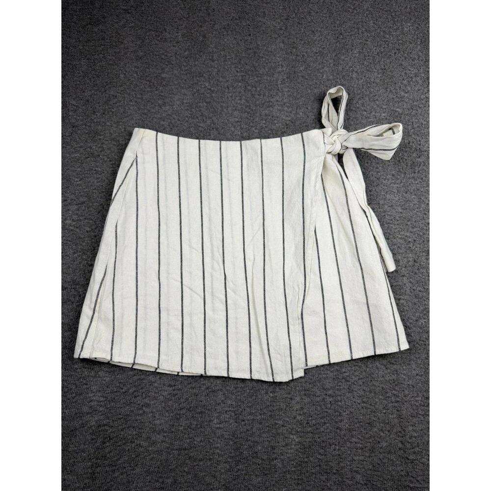 Forever 21 Women's‎ White and Black Striped Wrap Skirt Size Medium